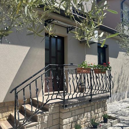 Apartment Nina With Private Pool Nova Vas  Dış mekan fotoğraf