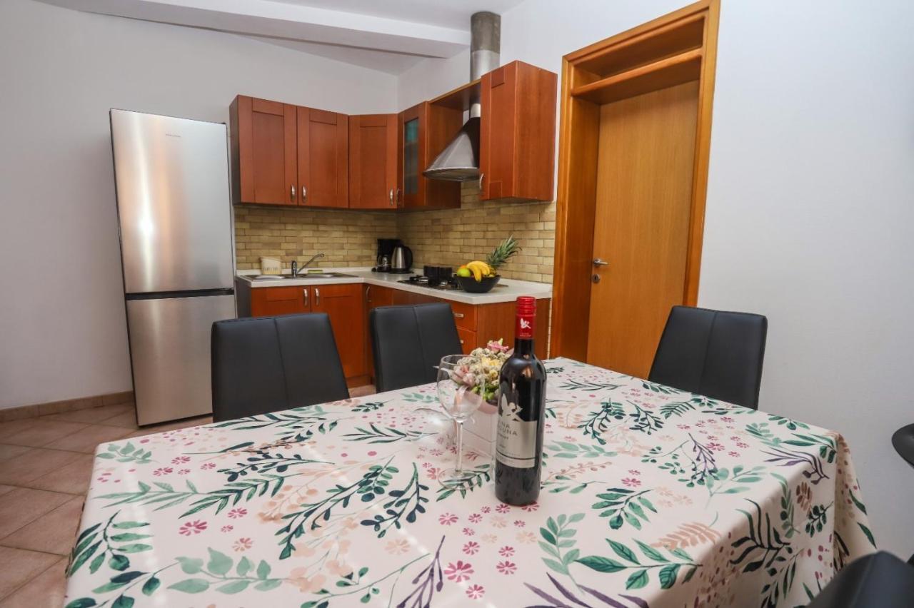 Apartment Nina With Private Pool Nova Vas  Dış mekan fotoğraf