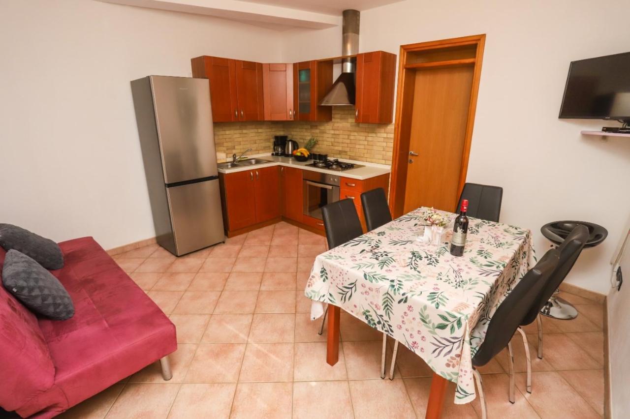 Apartment Nina With Private Pool Nova Vas  Dış mekan fotoğraf