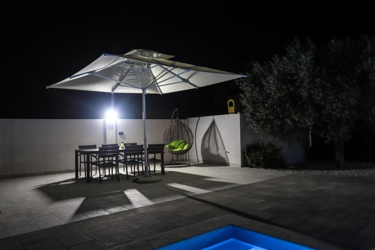 Apartment Nina With Private Pool Nova Vas  Dış mekan fotoğraf