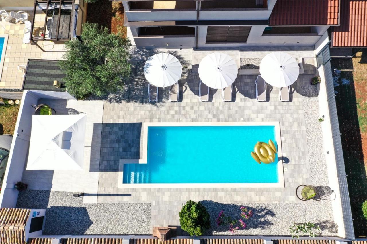 Apartment Nina With Private Pool Nova Vas  Dış mekan fotoğraf