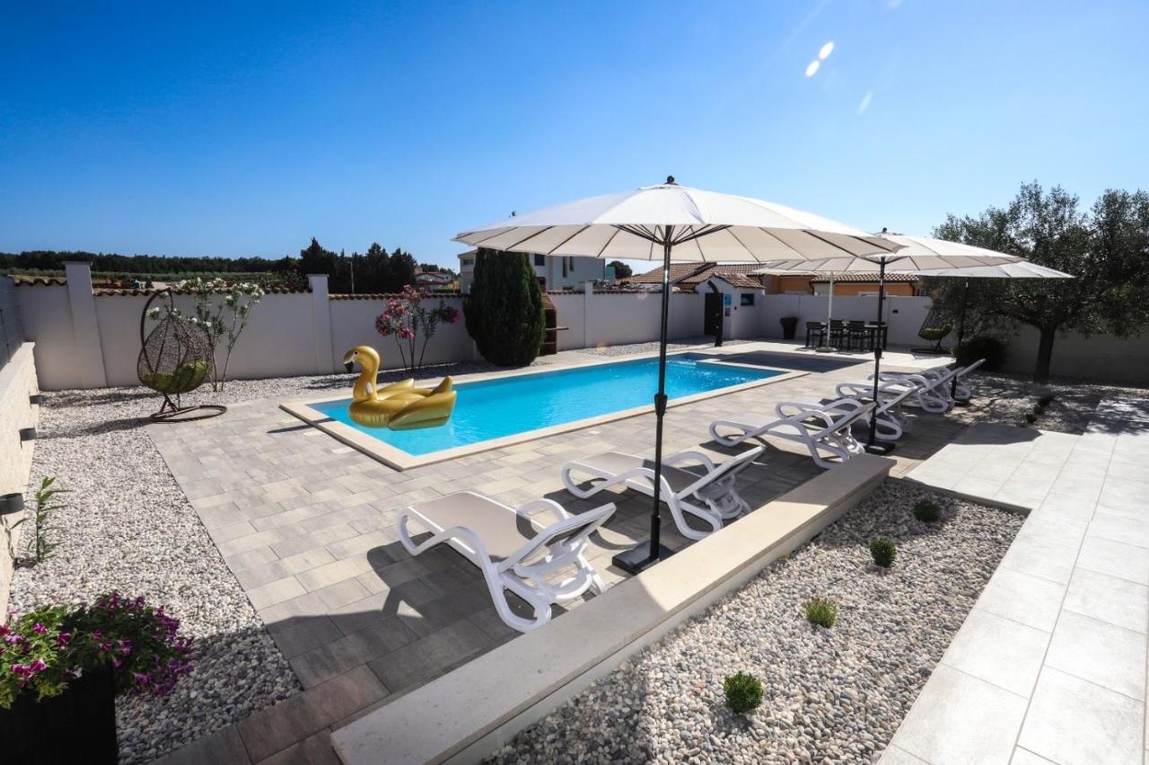 Apartment Nina With Private Pool Nova Vas  Dış mekan fotoğraf
