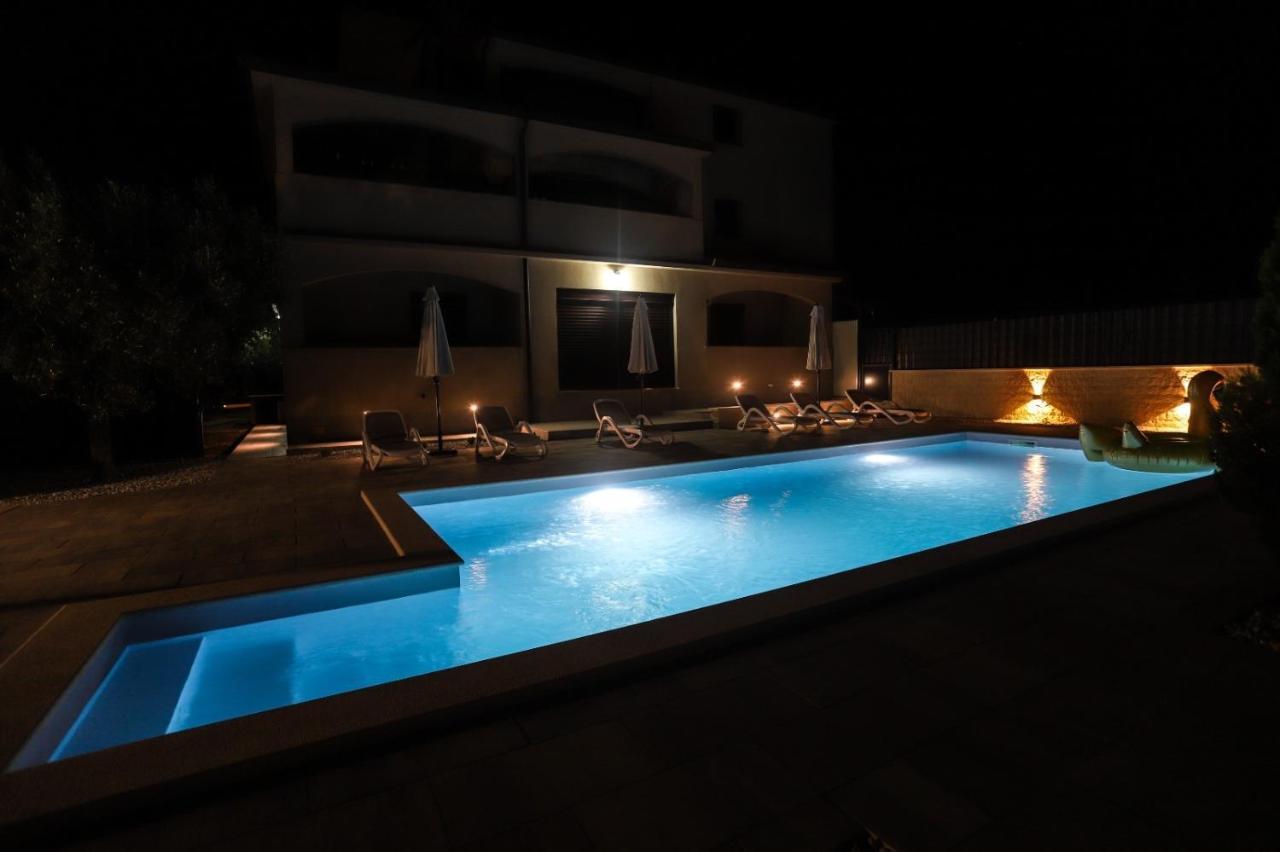 Apartment Nina With Private Pool Nova Vas  Dış mekan fotoğraf