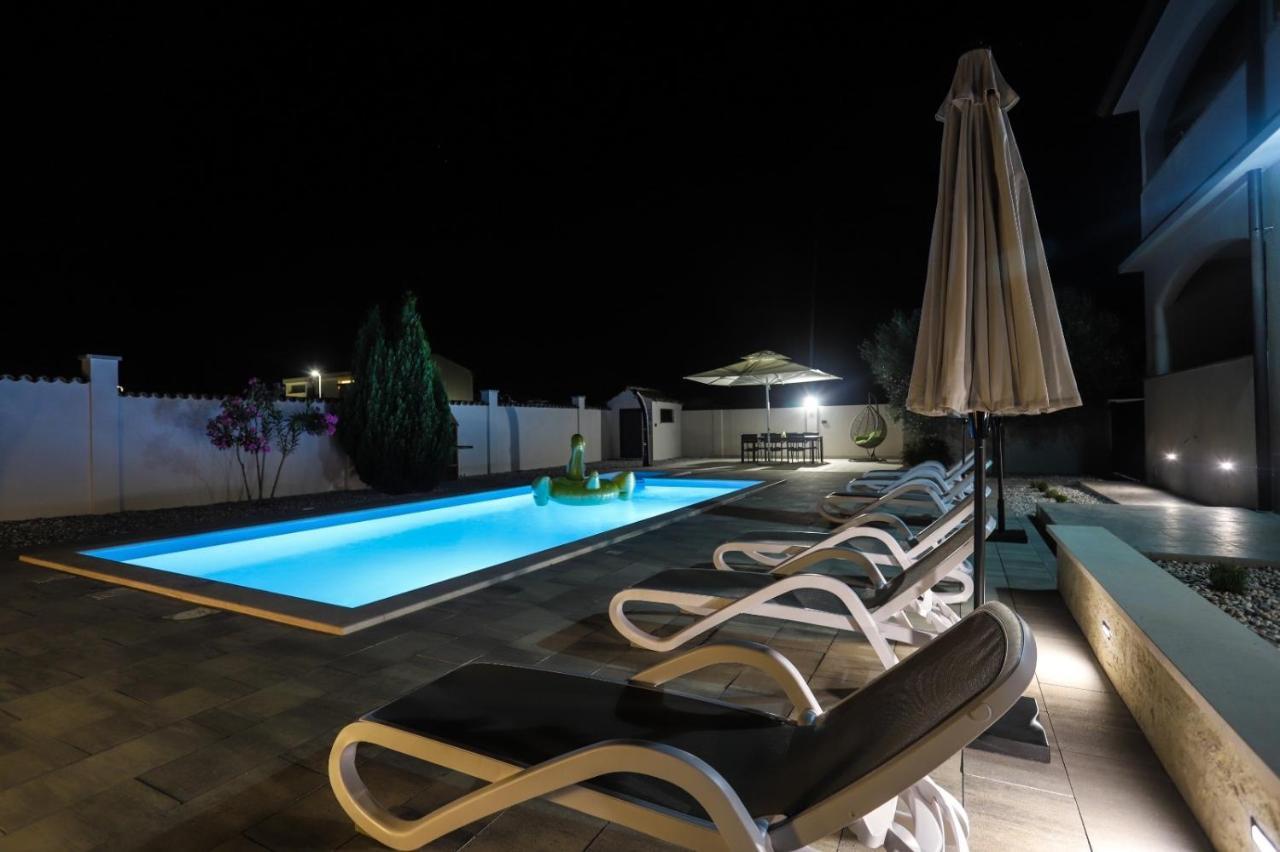 Apartment Nina With Private Pool Nova Vas  Dış mekan fotoğraf