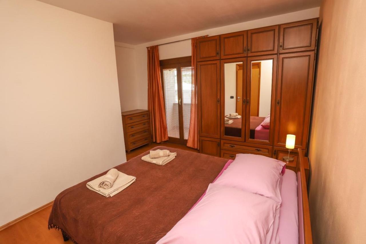 Apartment Nina With Private Pool Nova Vas  Dış mekan fotoğraf