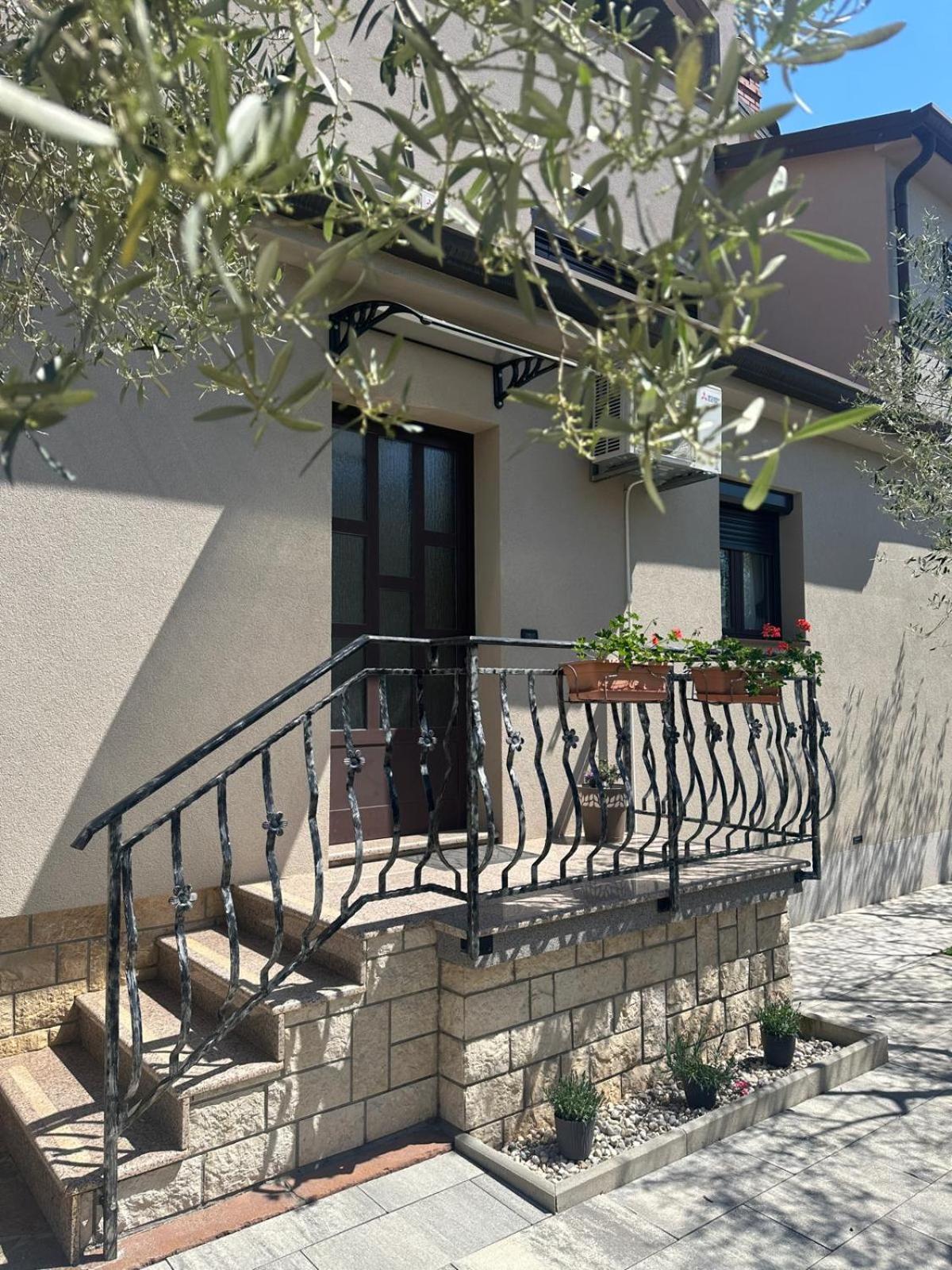 Apartment Nina With Private Pool Nova Vas  Dış mekan fotoğraf