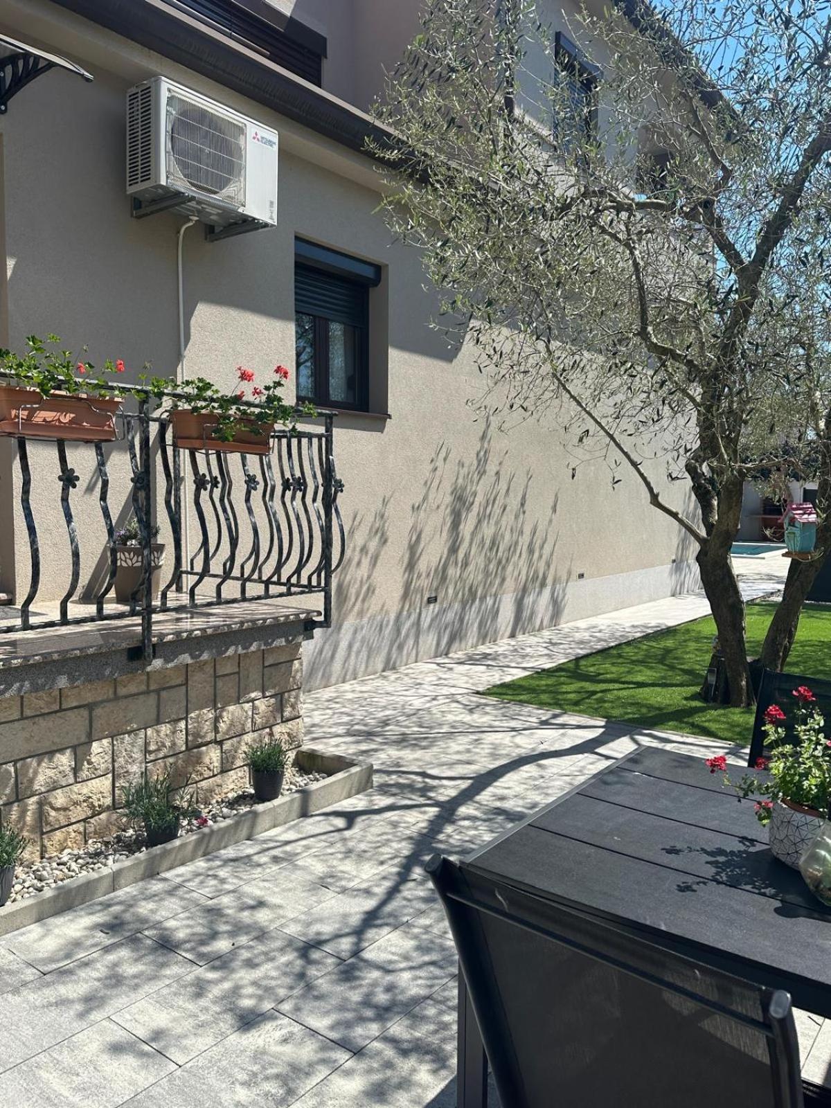 Apartment Nina With Private Pool Nova Vas  Dış mekan fotoğraf