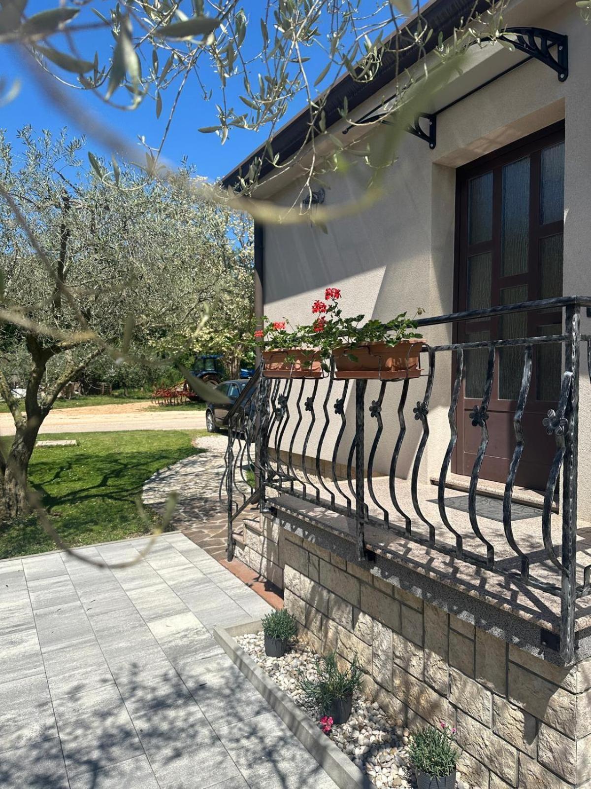 Apartment Nina With Private Pool Nova Vas  Dış mekan fotoğraf